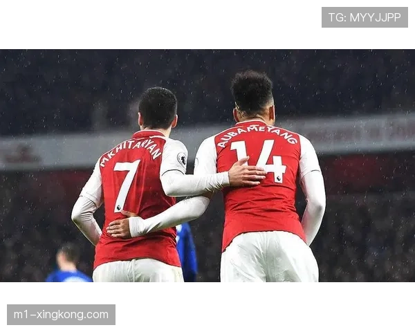 不对称阵型破解僵局 埃梅里战术变化多样